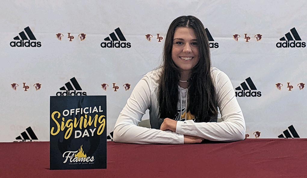 Wyoming basketball player signs with CSM