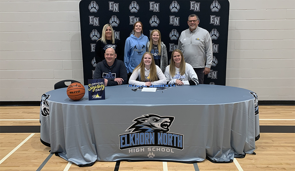 Palmer signs to play hoops at CSM